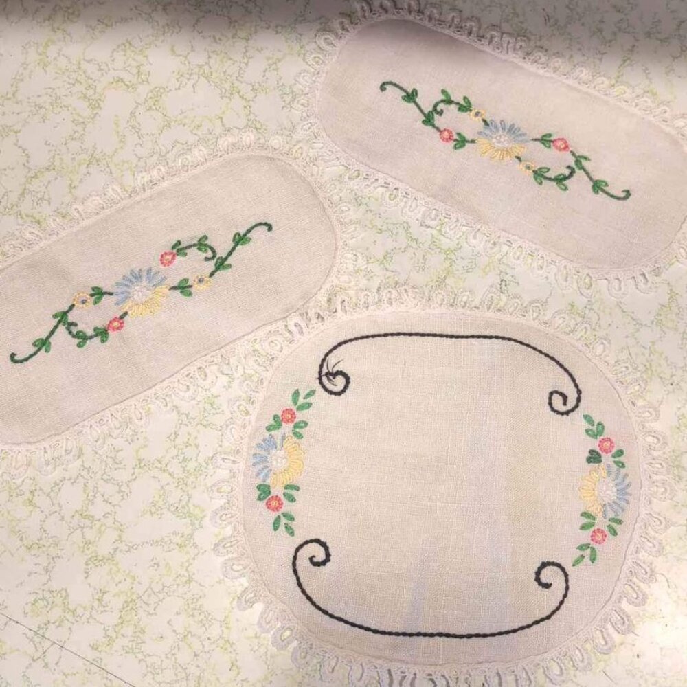 Vintage 3 Piece Vanity Set